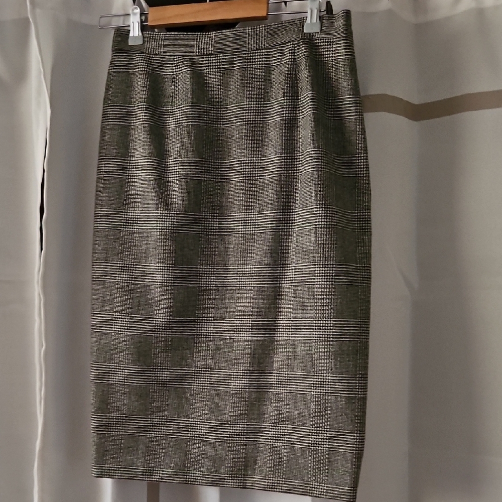 Brioni Black and Gray Checkered Pencil Skirt